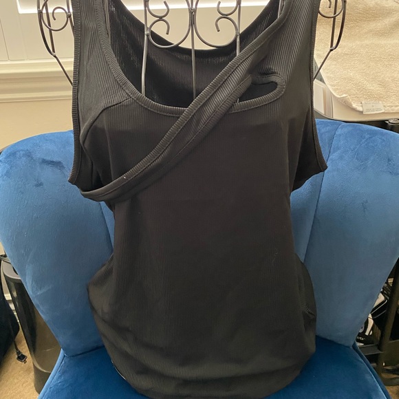 NWOT Shein Ribbed asymmetrical tank top - Picture 3 of 4